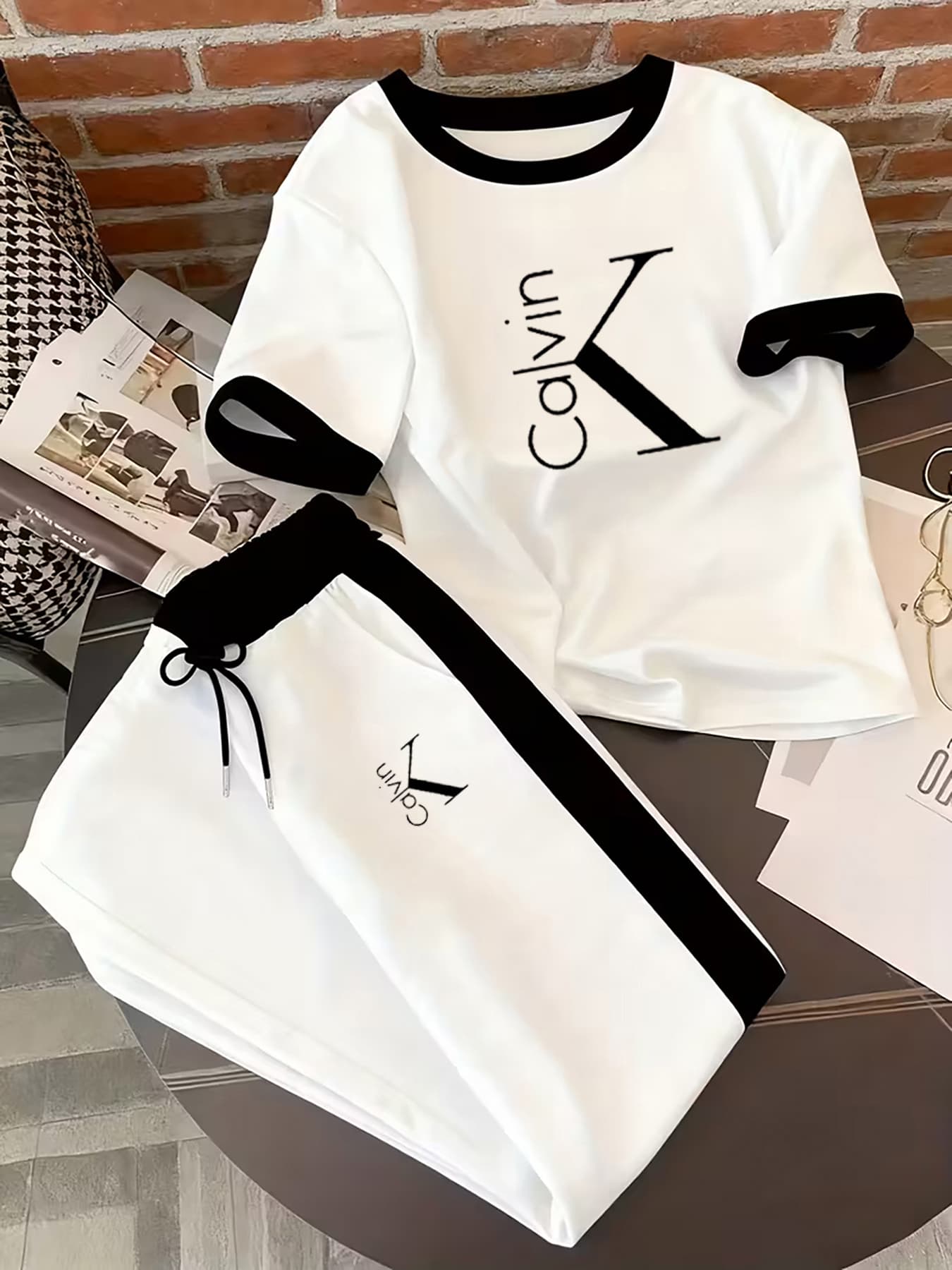 Ensemble deux pièces imprimé à manches courtes pour femme - Tenue élégante et décontractée - 1112