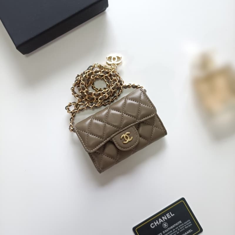 Sac bandoulière mini tendance avec chaîne logotée pour femme, sac à bandoulière unique idéal pour les voyages et le shopping