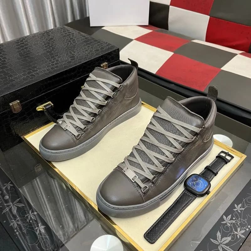 En stock 2026 Chaussures de marque à succès pour hommes et femmes, semelles épaisses rehaussantes, polyvalentes, décontractées et tendance
