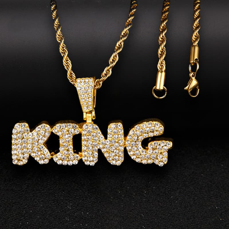 Personalized new KING letter pendant, popular personalized necklace, men's accessories, niche hip hop accessories set