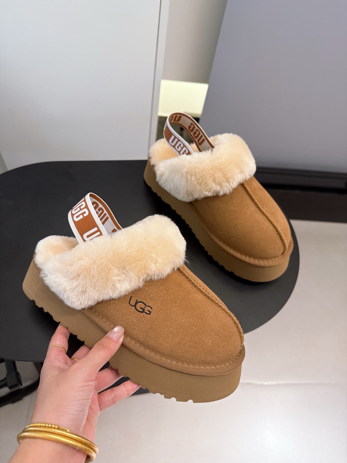 Sandales UGG pour femmes avec brides, semelle épaisse, sandales élastiques et fourrées