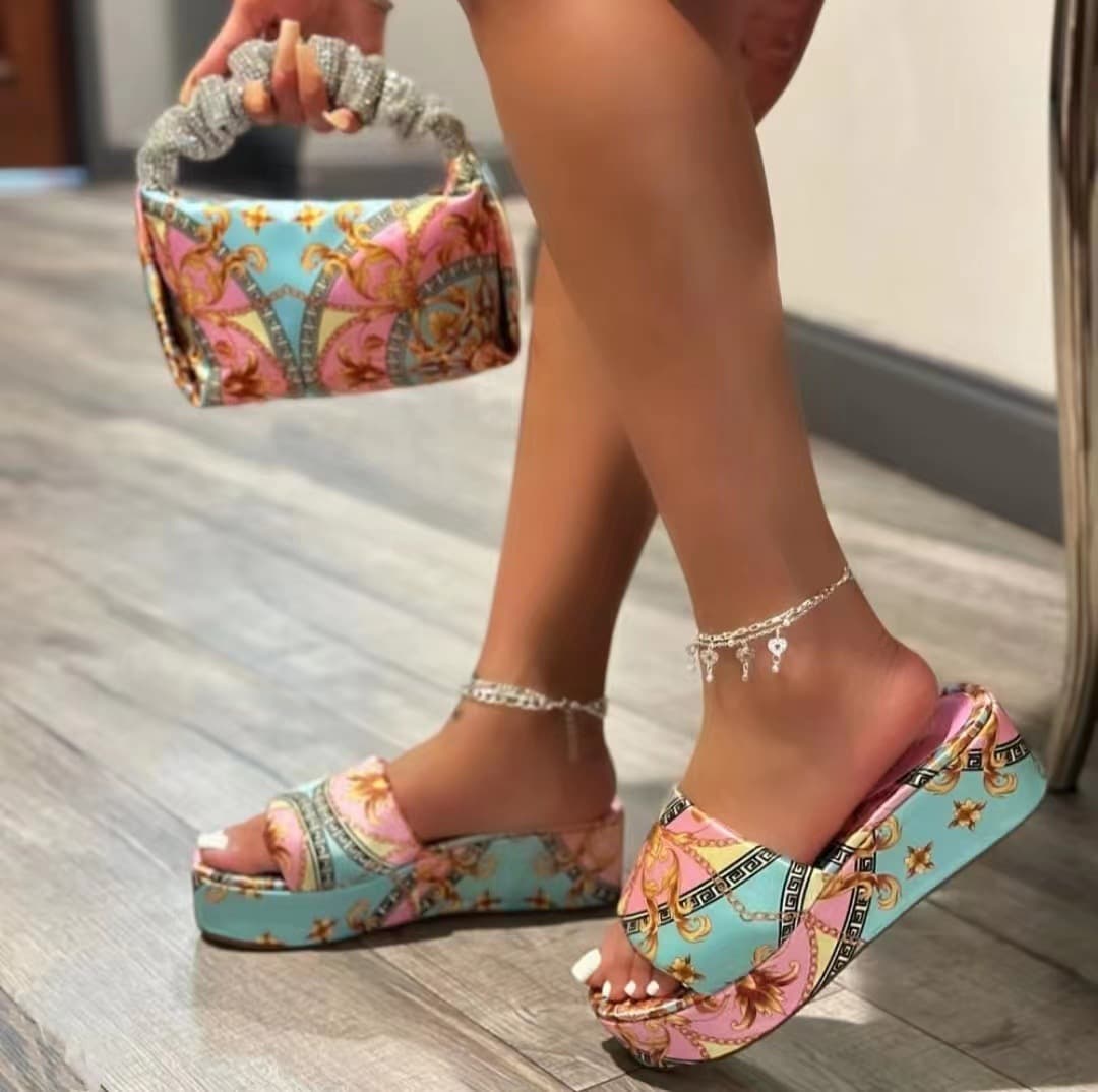 Large-size Thick-bottomed Round Head One-shaped Silk And Satin Drag Women's Foreign Trade Famous Ethnic Style Slippers