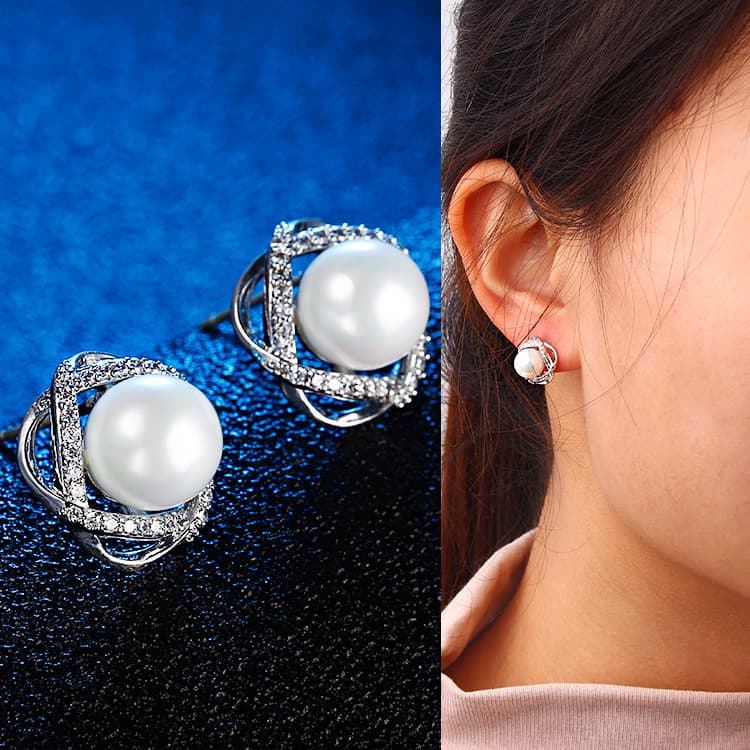 S Silver Needle For Women New Fashion Pearl Stud Earrings Personality Versatile Round Inlaid Diamond Elegant Internet