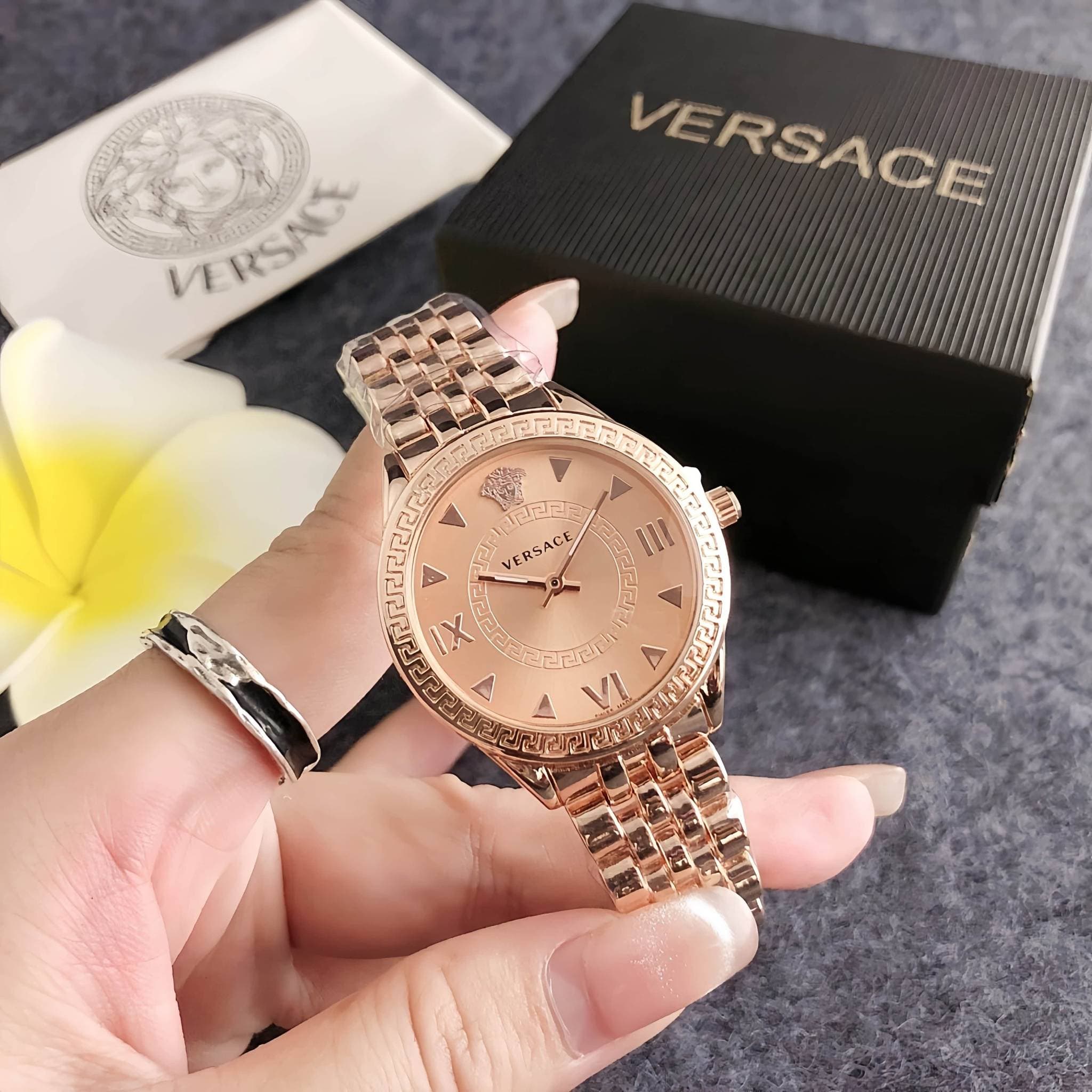 Montre suisse Versace avec cadran personnalisé pour homme, style décontracté et professionnel