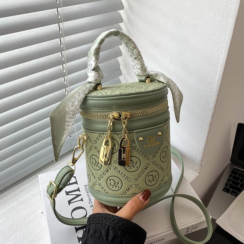 Women's Bags 2024 new autumn and winter high end niche cylindrical handbags bucket bags versatile popular bags