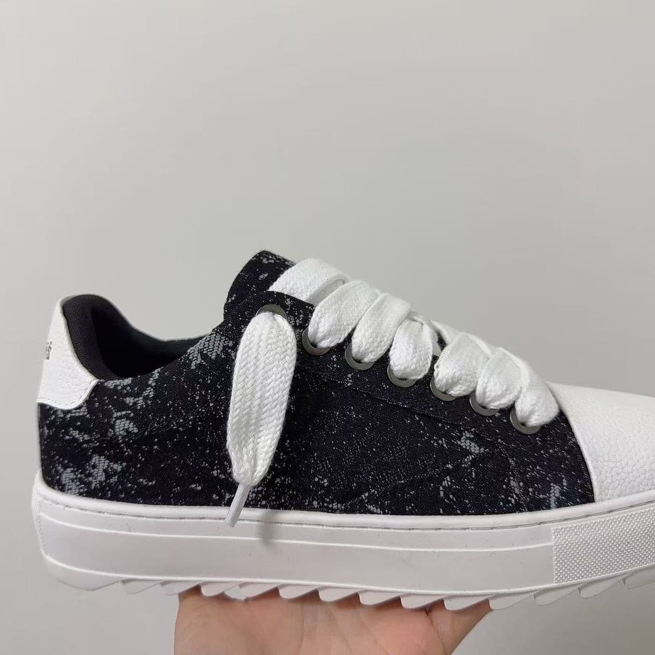 NUMERIS Baskets décontractées - Chaussures tendance inspirées des Air Force 1 avec imprimé graffiti (Édition streetwear européenne)