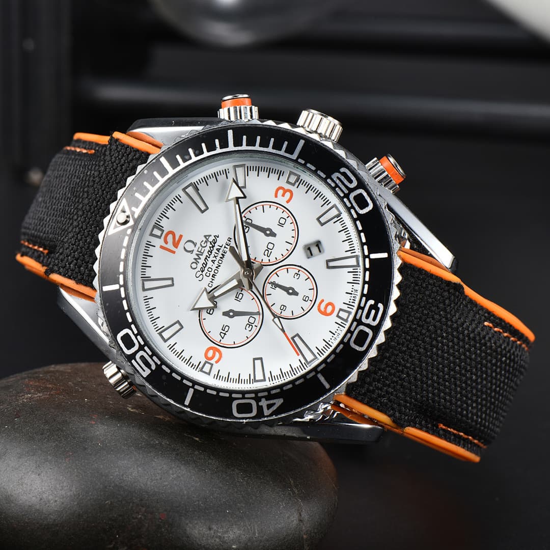 Montre Seamaster Fashion Collection à cadran noir : une montre d'affaires élégante en acier inoxydable