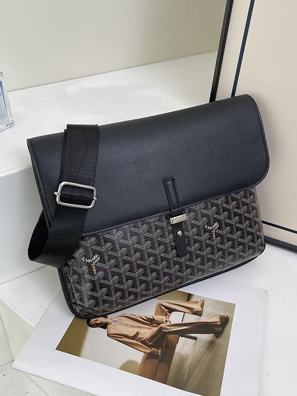 Le nouveau sac bandoulière Goya Bag, d'inspiration française et unisexe, est un sac à bandoulière grande capacité.
