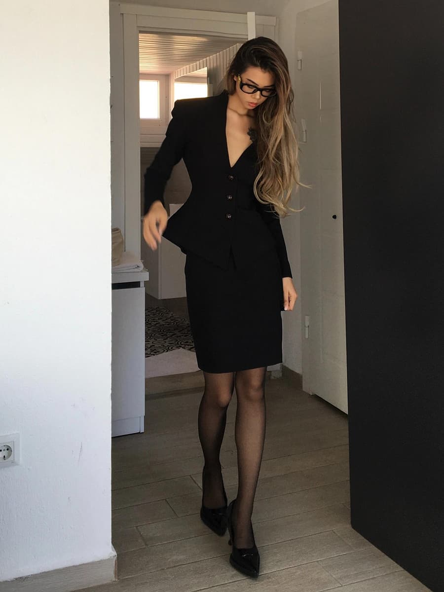 Fashionable Intellectual Slim Fit Elegant Black Suit V-neck Blazer Bodycon Skirt Two-piece Set For Women