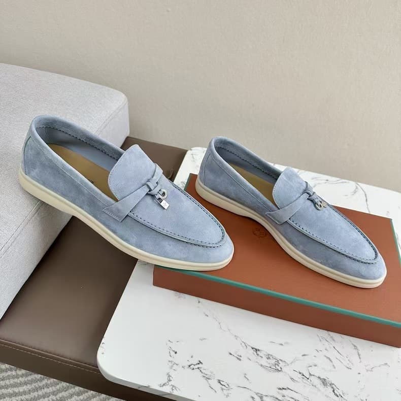 Mocassins assortis haut de gamme en cuir de vache LP avec pendentif à pompon et semelle plate à surface souple