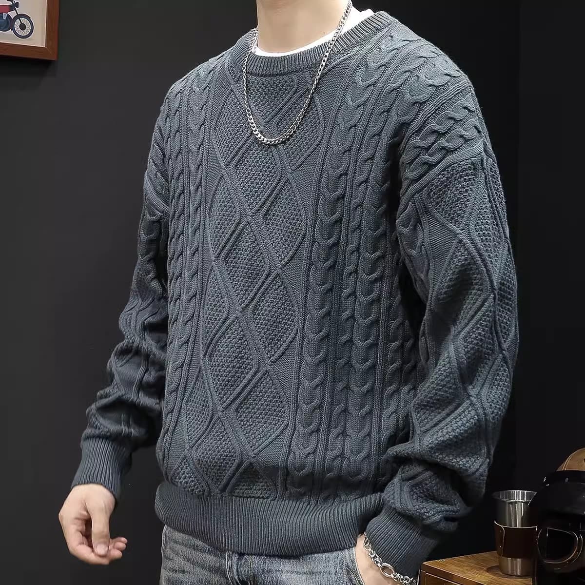 New autumn and winter solid color retro Fried Dough Twists sweater men's loose ruffian handsome casual round neck knitting sweater