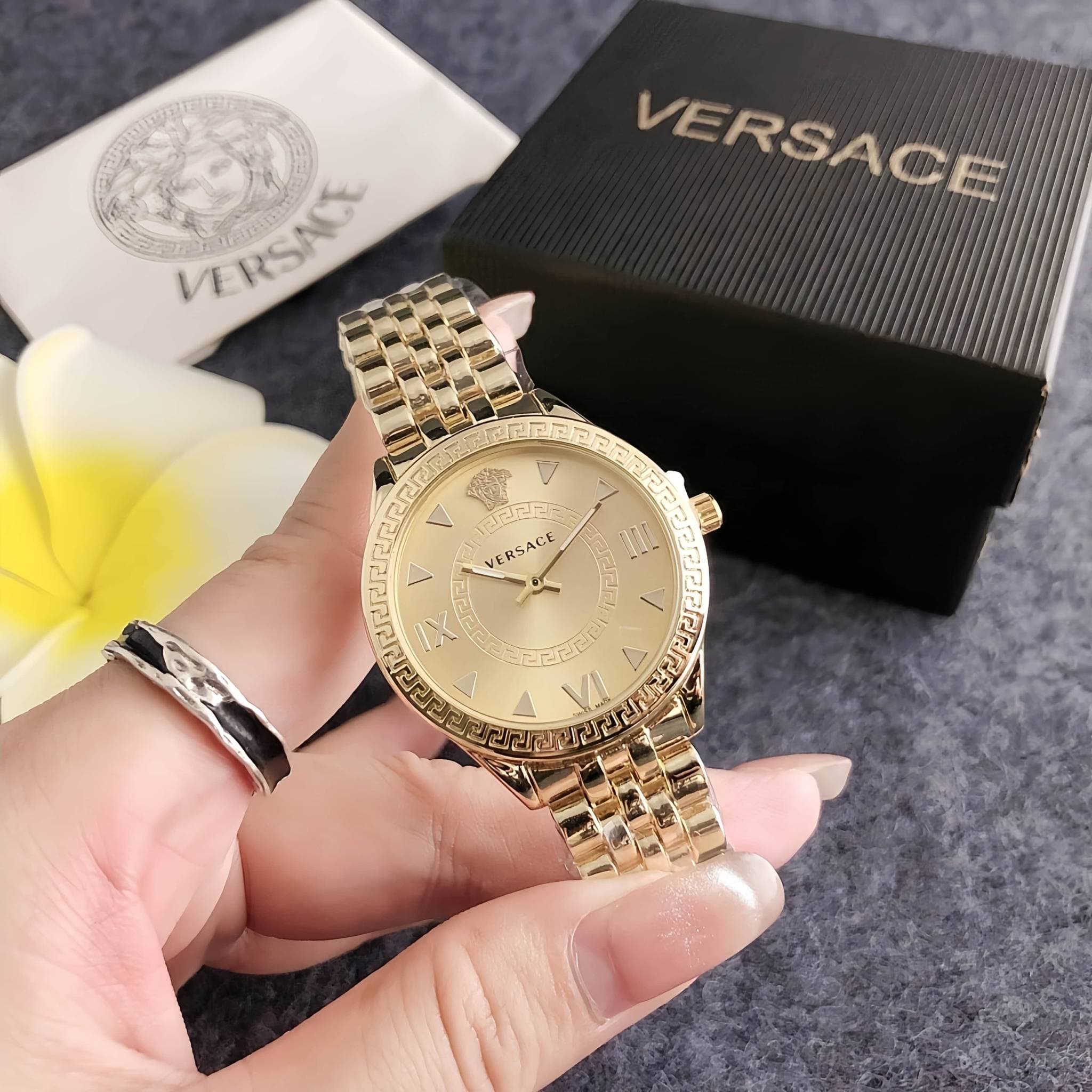 Montre suisse Versace avec cadran personnalisé pour homme, style décontracté et professionnel