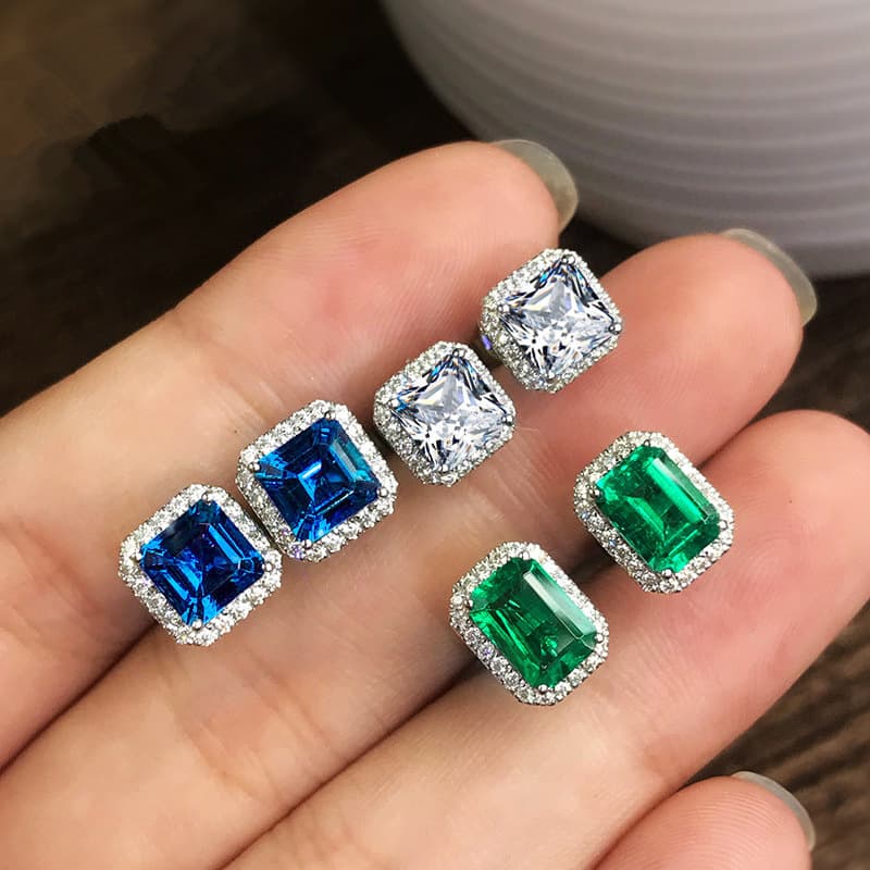 Exquisite Square Women's Stud Earrings, Fully Diamond Encrusted With Green Zircon.