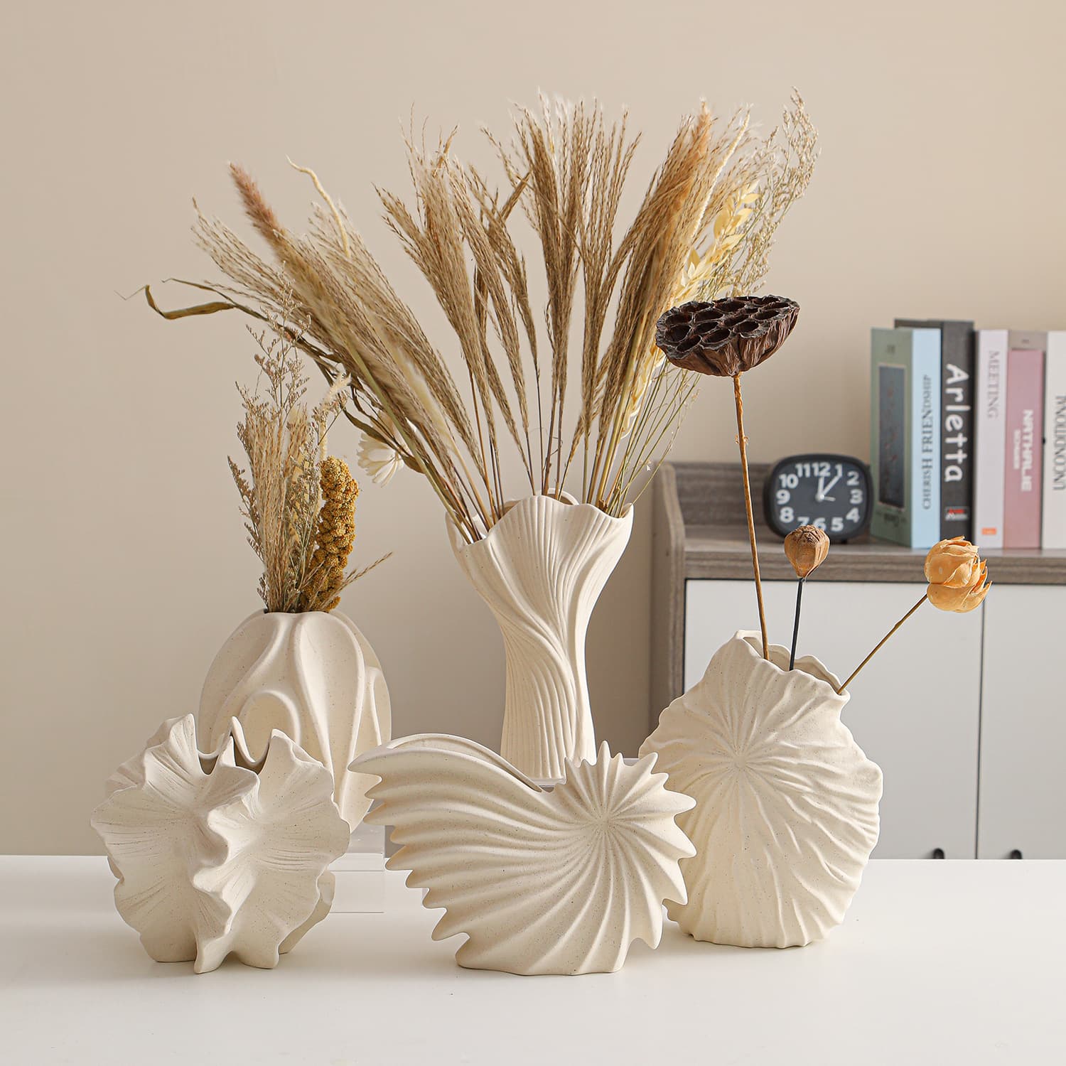 Matte White Fashionable Unglazed Modern Minimalist Ceramic Vase, Creative Flower Vessel, Living Room Soft Decoration,