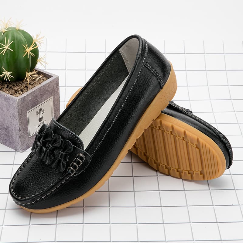 New Spring And Autumn Nurse Shoes, Casual Flat-heel Women's Shoes, Moccasins, Mother Shoes, Cowhide Bottom Hollow Shoes For Women