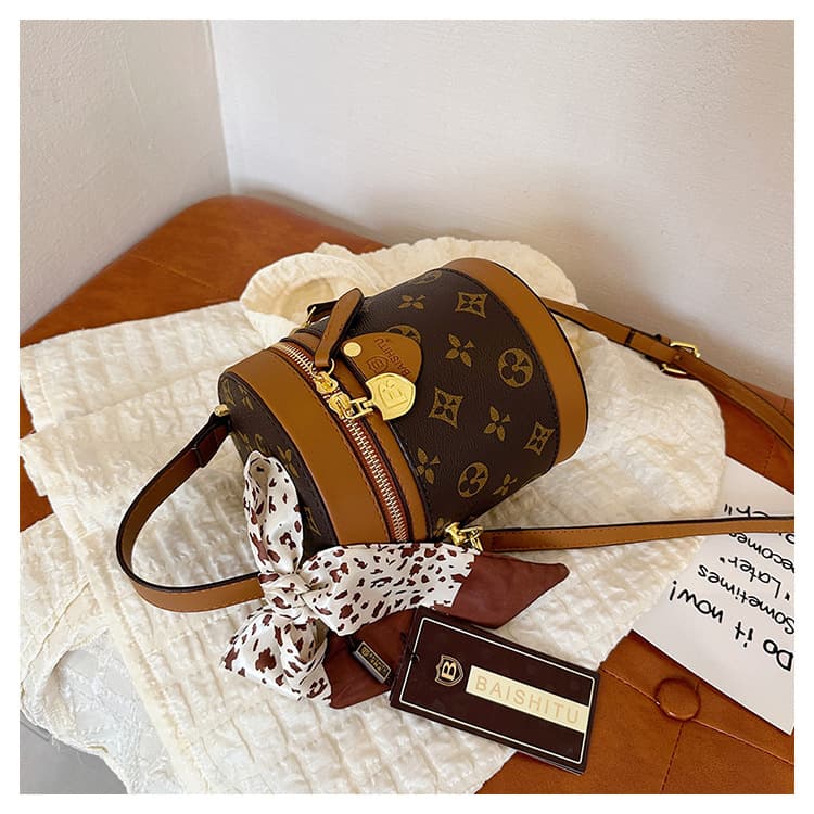 Cylinder Bag 2023 New Internet Celebrity Cylindrical Portable Bucket Bag (Scarf Random)