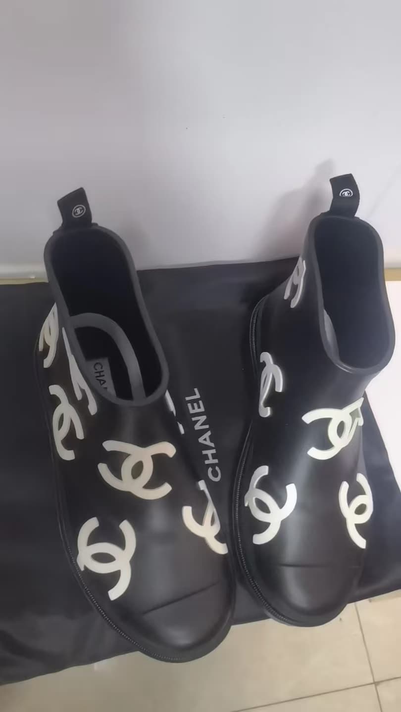 Bottes de pluie parfumées style célébrité Internet 2025 pour femmes, noires, semelles épaisses, amincissantes, mi-mollet, imperméables