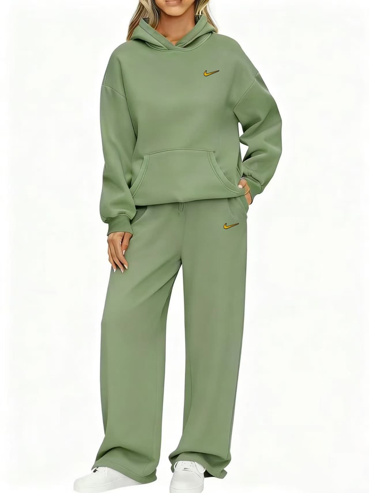 Ensemble 2 pièces Nike pour femme : sweat à capuche oversize et pantalon large, survêtement décontracté à manches longues et capuche.