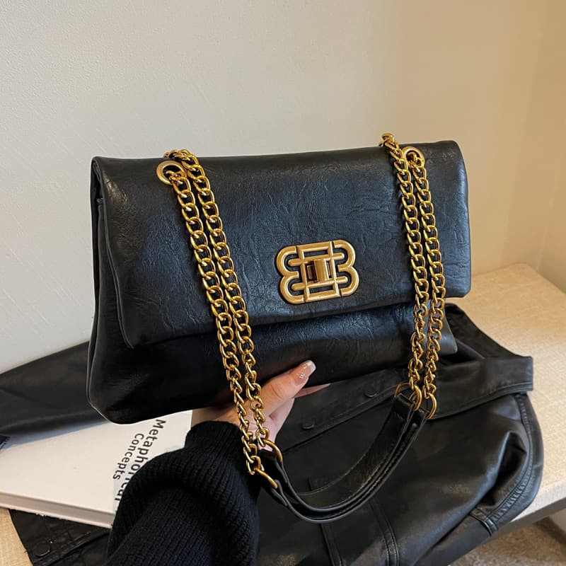 This year's popular 2023 new women's versatile chain crossbody single shoulder underarm small square bag