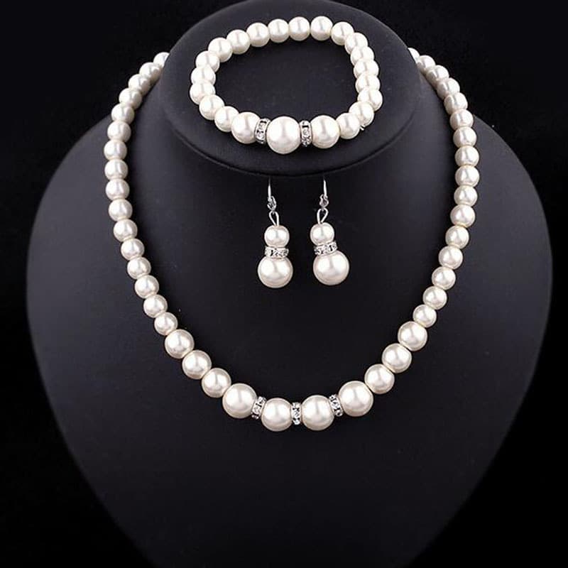 Pearl Necklace Earrings Bracelet Set Three-piece Personalized Pearl Clavicle Necklace Jewelry Set