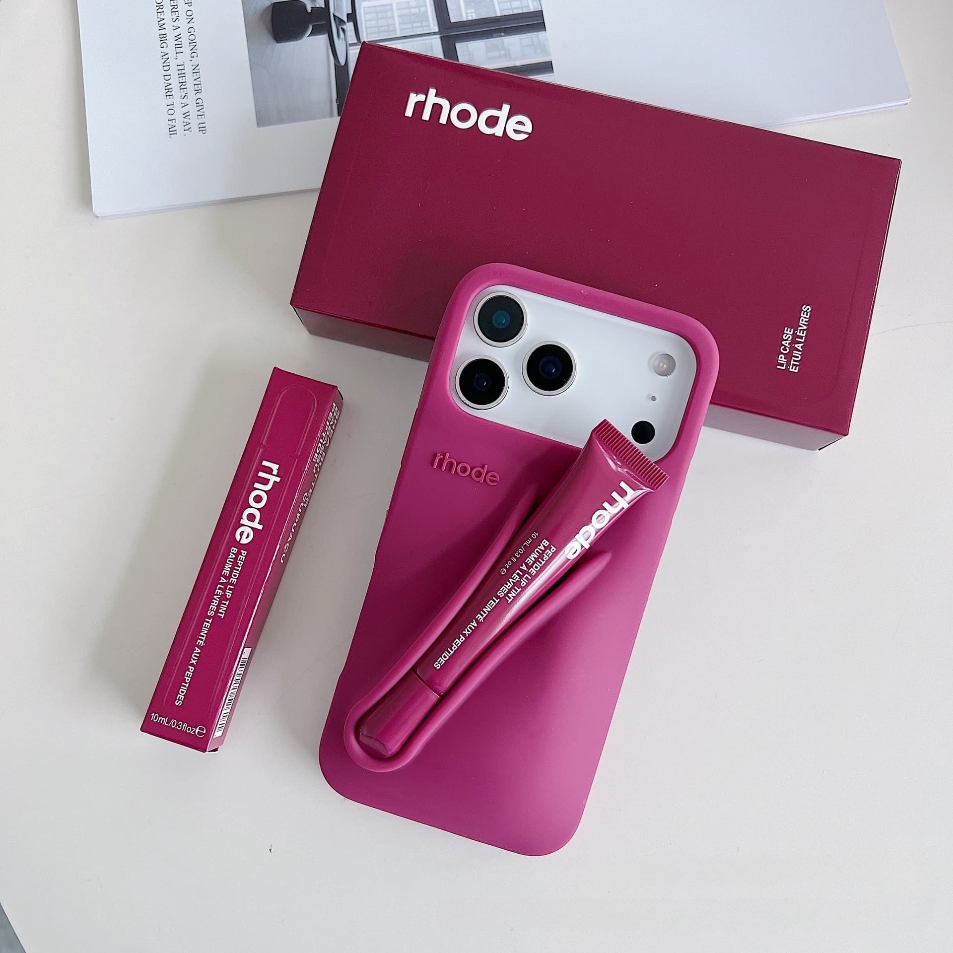 Étui de protection en silicone pour iPhone 17 Pro Max, compatible avec le commerce extérieur, pouvant contenir du rouge à lèvres et du gloss.