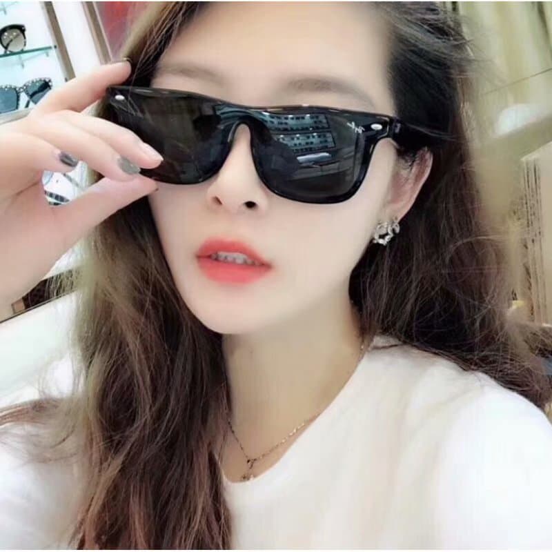 Classic European and American fashion men's and women's square sunglasses, beige nail sunglasses, sunglasses, integrated lenses, sunglasses