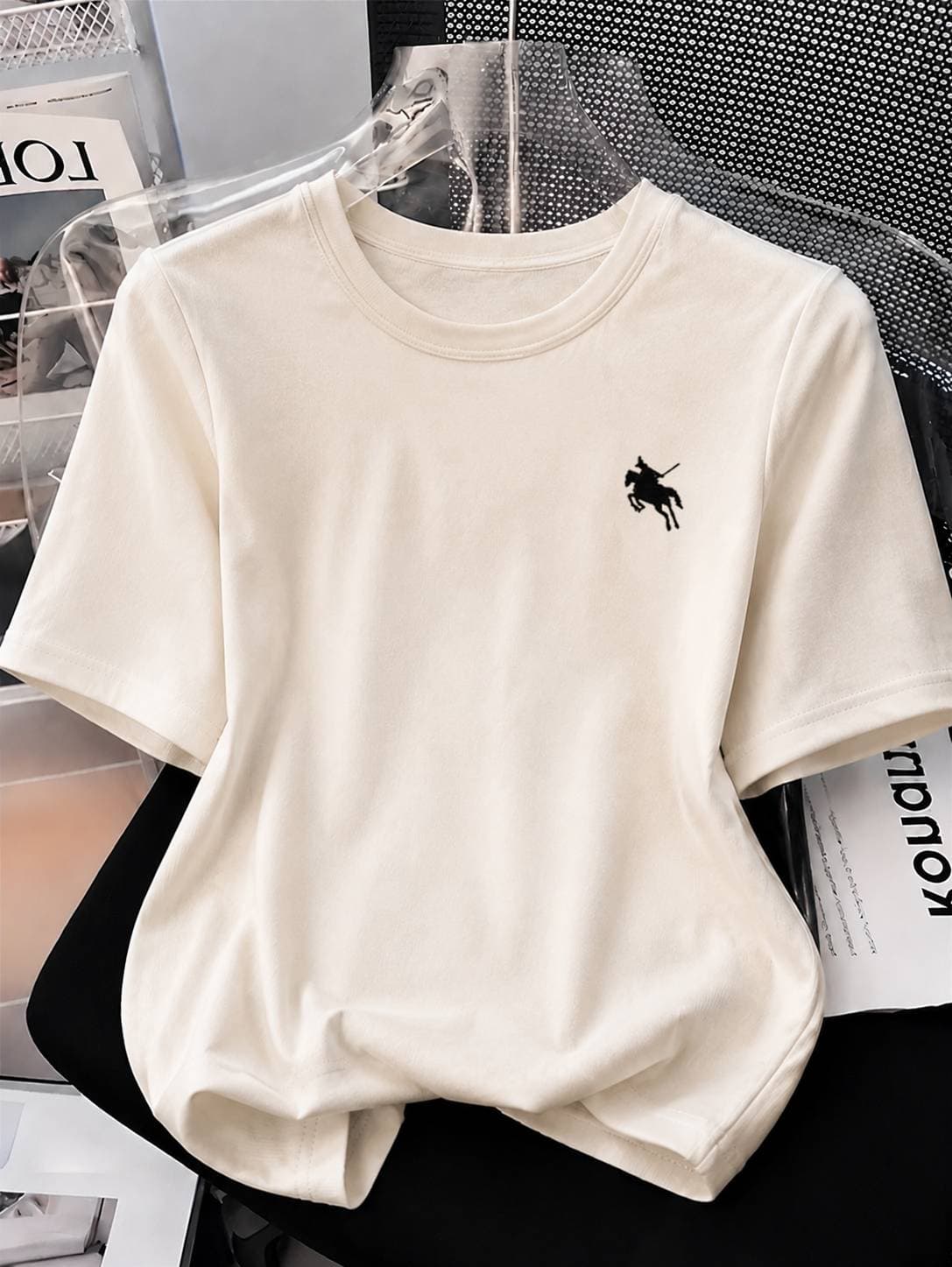 Women's Clothing Trendy, Versatile Y2K-style Cropped Women's Top Featuring A Small Horse Motif.