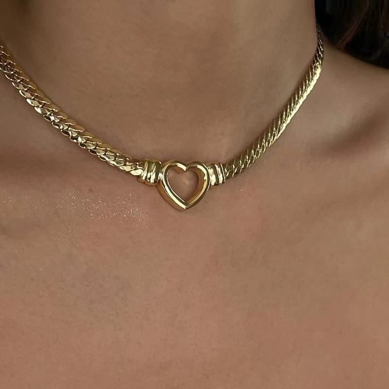 Women's Jewelry Elegant French Retro Heart Pendant Necklace With Flat Snake Chain, 18K Gold Plated Stainless Steel, Dainty & Stylish