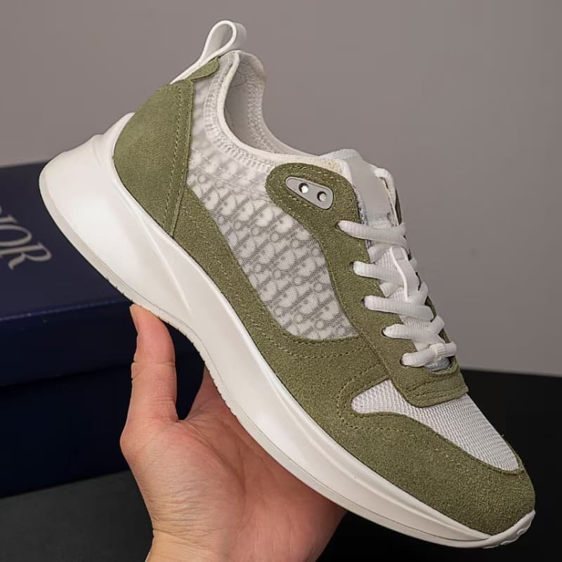 Nouvelles chaussures de course décontractées à imprimé lettre B25 avec brides à bout rond, tendance et confortables pour hommes et femmes.