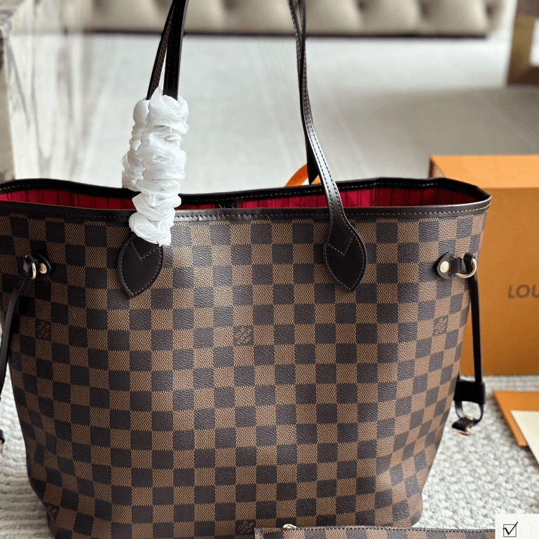 Sac cabas Neverfull L00000V Classique Très Grande Capacité Cuir à Couleur Changeante Dimensions : 32 x 29 x 17 cm