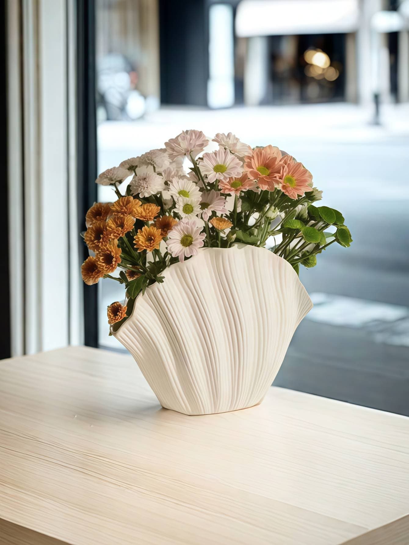 1pc White Ceramic Shell Shape Vase Is Suitable For Mediterranean Style Design Scene Ornaments Flower Arrangement Vase