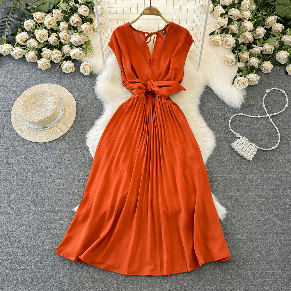 Women's Sleeveless V-Neck A-Line Dress - Waist Slimming Pleated Design, Big Swing Midi Dress For Summer, Elegant Mature Style