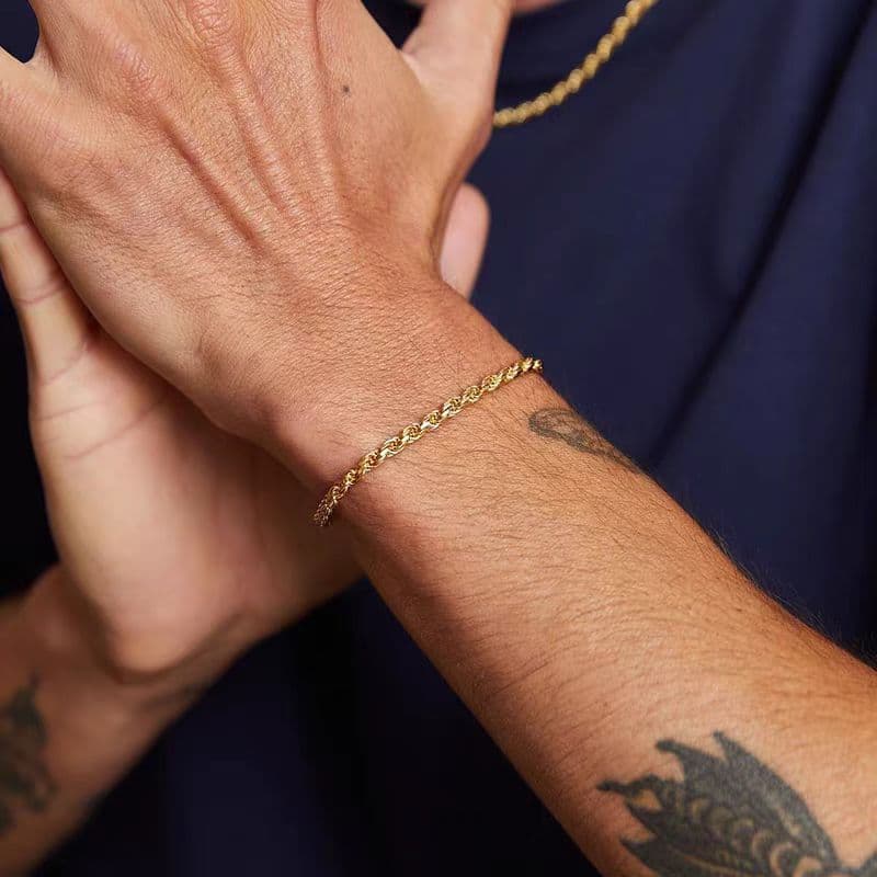 Men And Women's Stainless Steel Twisted Rope Chain Bracelet With 18K Gold Plating For Everyday Wear