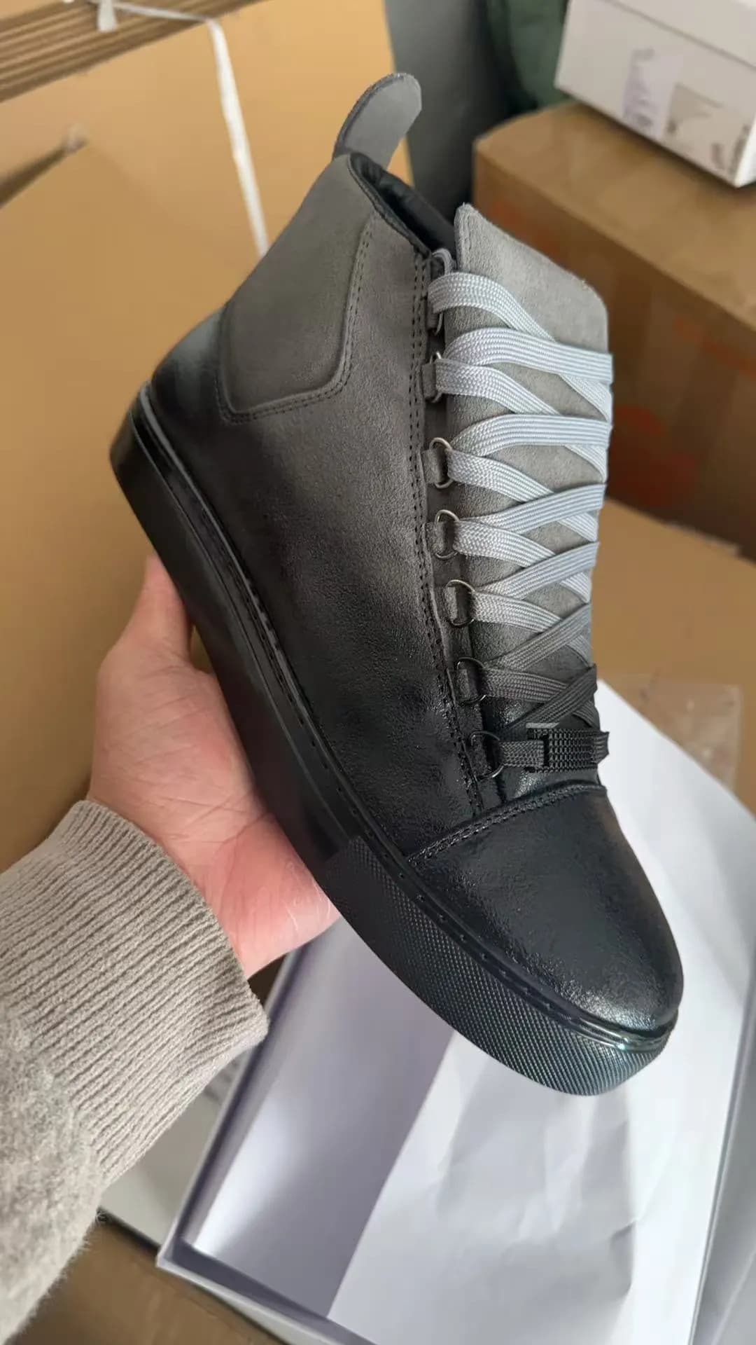 En stock 2026 Chaussures de marque à succès pour hommes et femmes, semelles épaisses rehaussantes, polyvalentes, décontractées et tendance