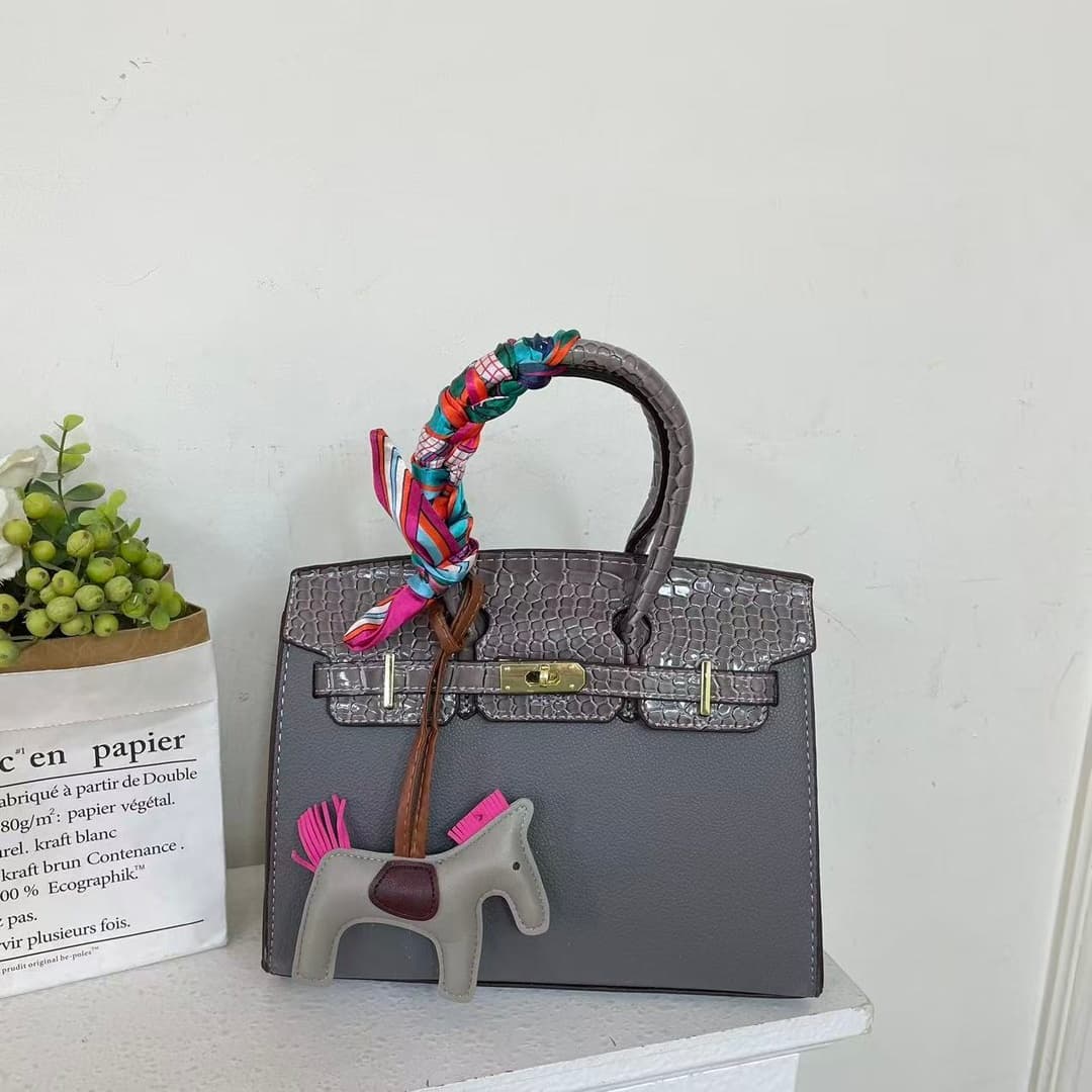 Sac à main classique et polyvalent pour femme - Élégant et tendance, spacieux, avec poignée supérieure, bandoulière et porté épaule, idéal p