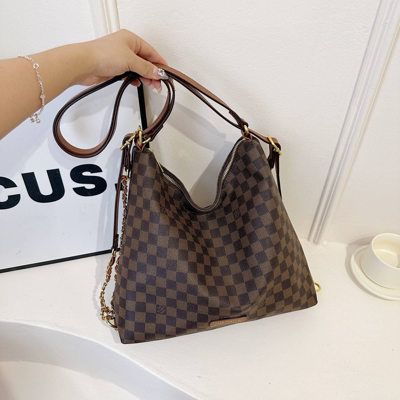 Rétro classique vieux. Sac à bandoulière à fleurs pour femmes, sac de bonne qualité avec impression de lettres à la mode, sac de Shopping de gr