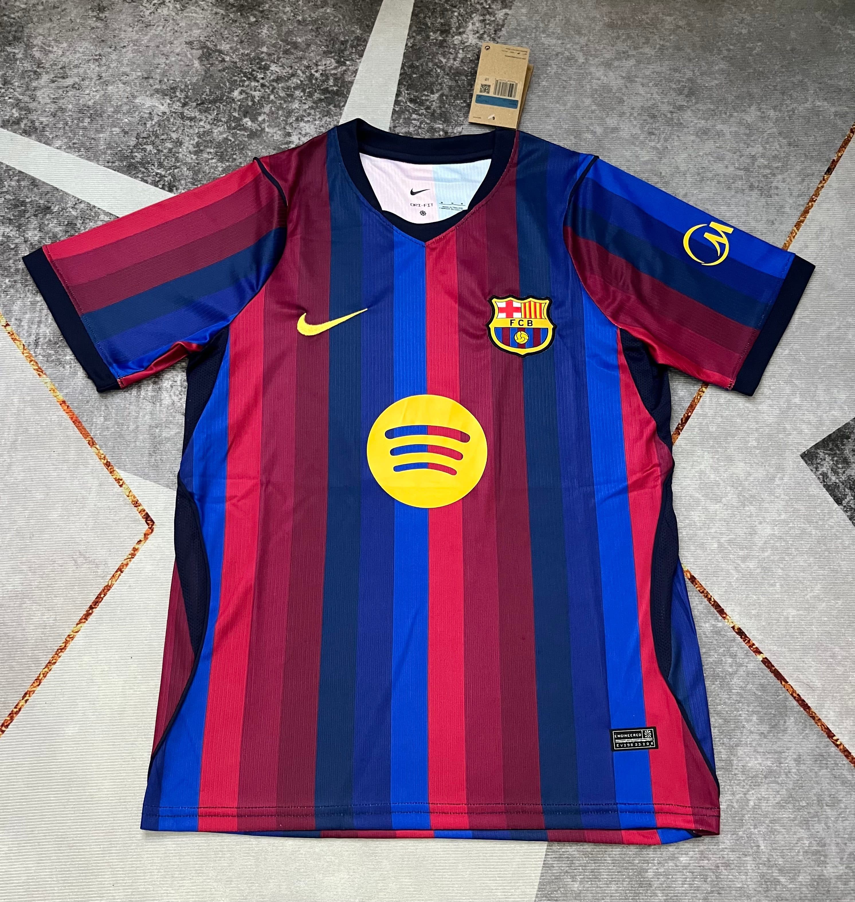 26 27 Maillot de football à domicile 2627 LAMINE YAMAL FERRAN GAVI PEDRI Maillot de football Vêtements T-shirt 2026 2027 Maillots