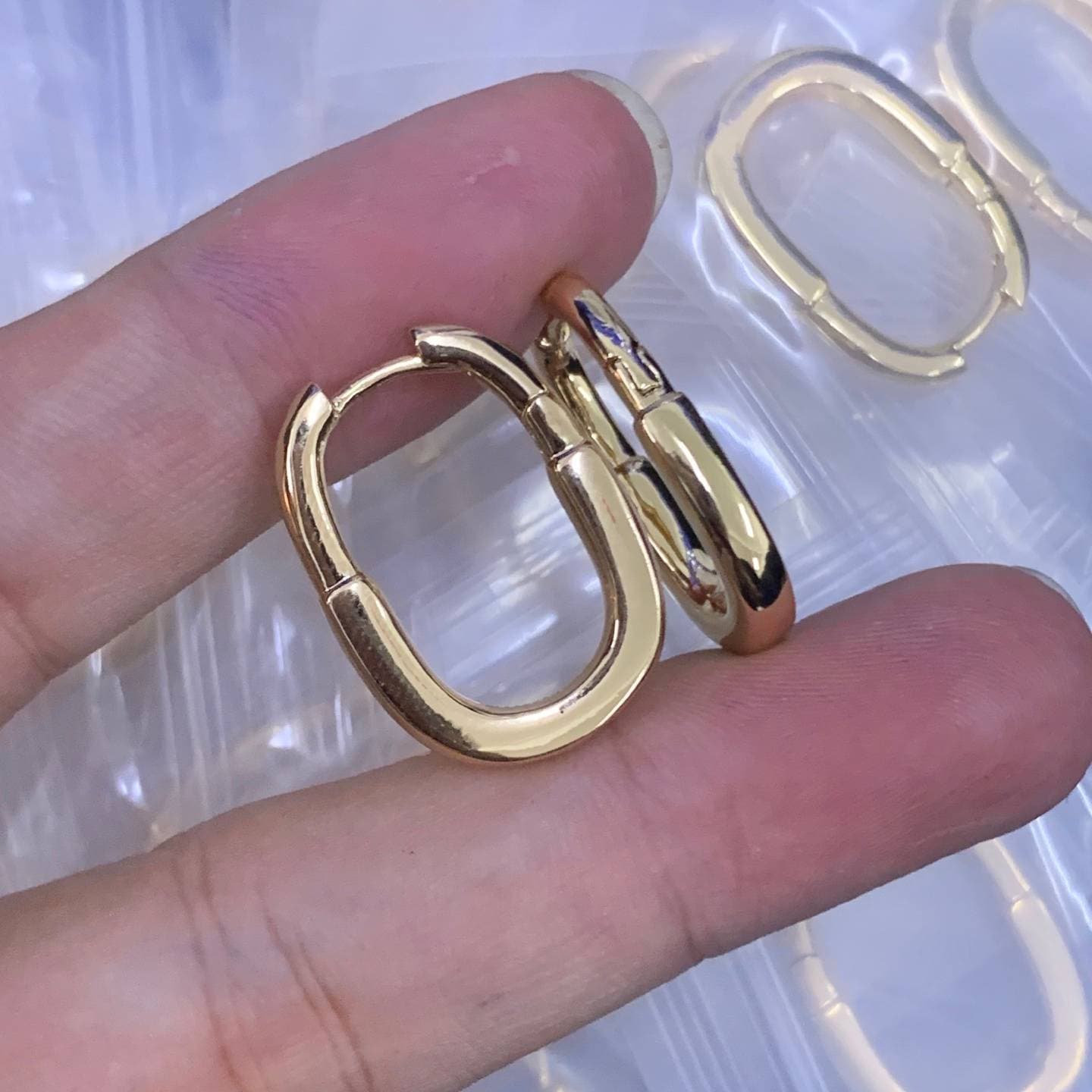 Luxury Brand 12k Ladies Earrings Luxury Jewelry Simple Fashion Earrings Design Sense