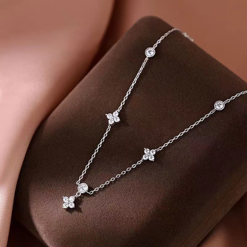 Silver Four Leaf Clover Tassel Necklace Female Ins Niche Design Light Luxury Temperament Advanced Clavicle Chain To Send Girlfriends