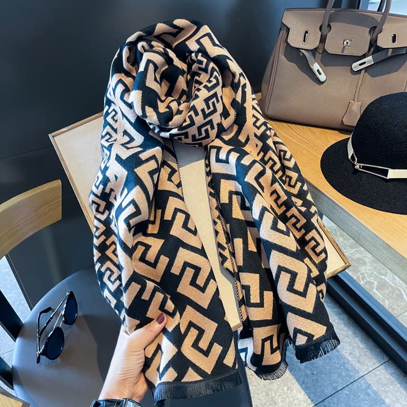 Women's scarf imitation cashmere autumn and winter jacquard warm scarf with a neck elegant scarf