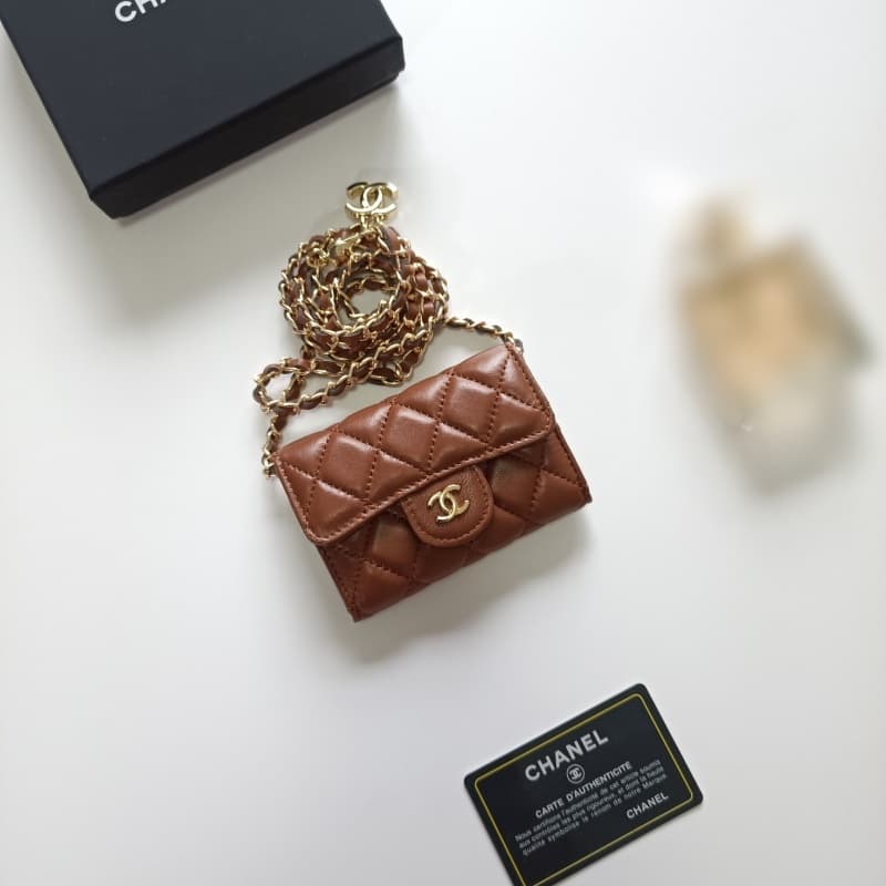 Sac bandoulière mini tendance avec chaîne logotée pour femme, sac à bandoulière unique idéal pour les voyages et le shopping