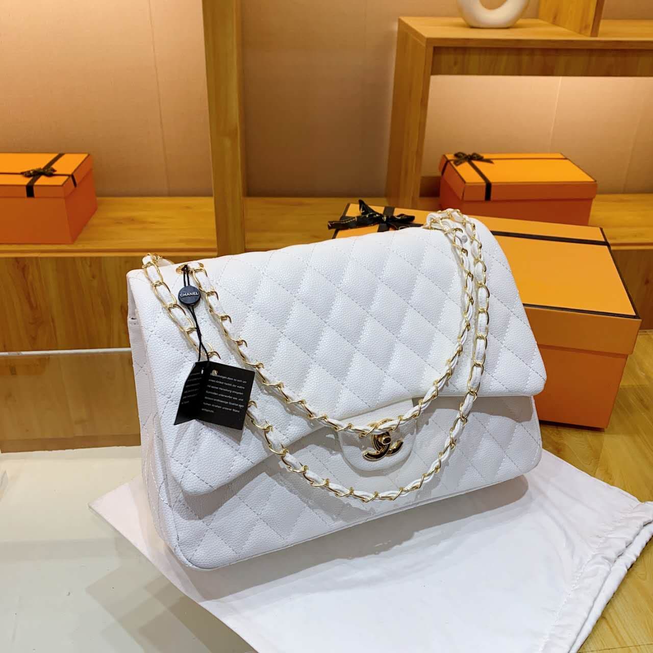 Sac à bandoulière simple pour femme 2024 Nouveau style Tendance de la personnalité Texture de haute qualité Sac à bandoulière classique Sac à
