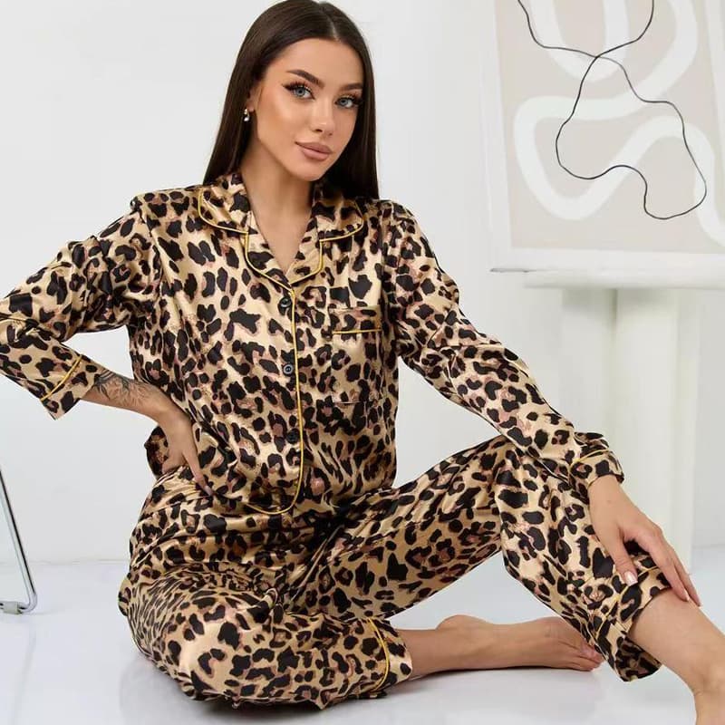 Women's Sleepwears Peach Heart Leopard Print High Quality Ice Silk Silk Cardigan Long Sleeved Trousers