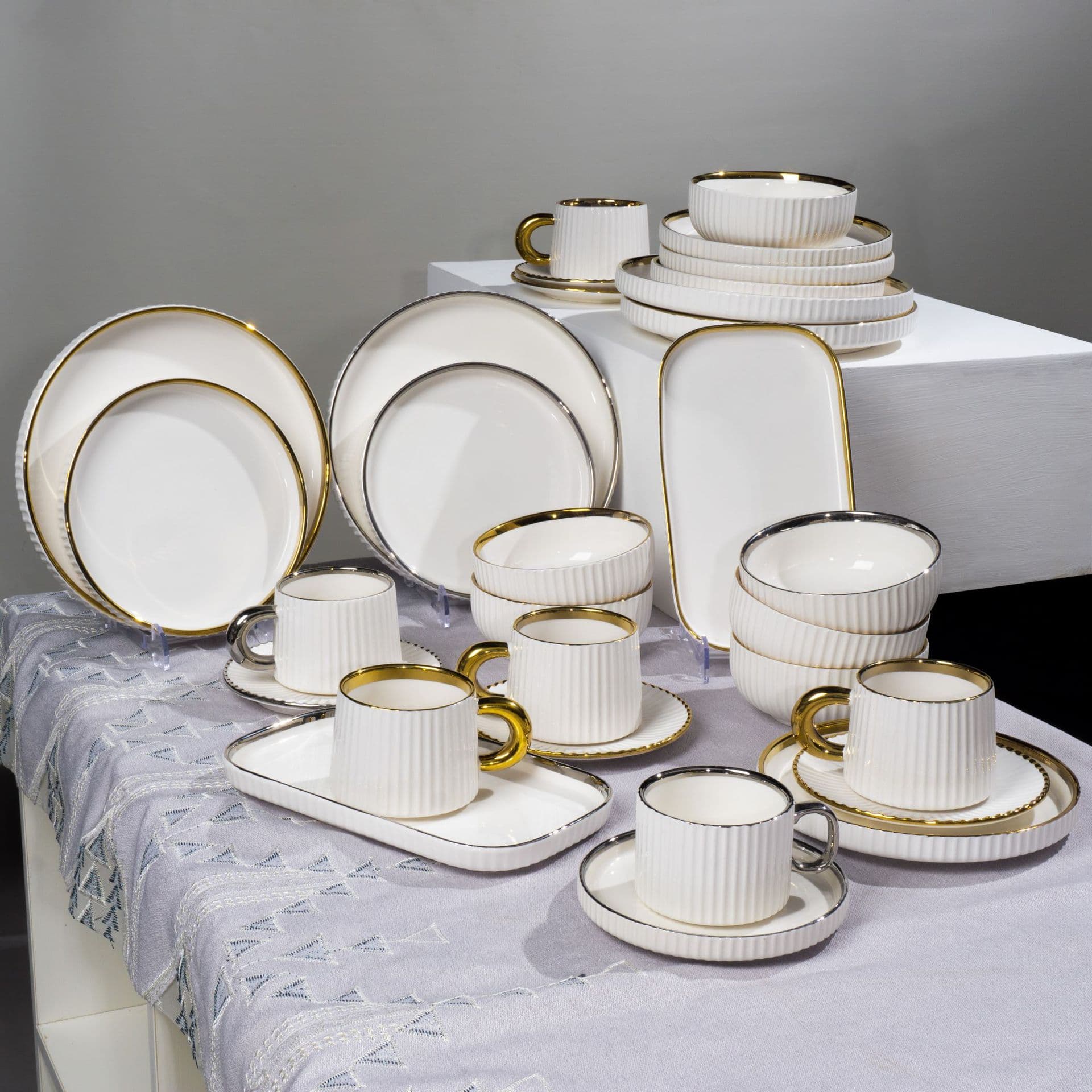 Nordic Gold-Trimmed 32-Piece Ceramic Dinnerware Set – Striped Bowls, Plates & Cups | Elegant Coffee & Dessert Dish Set For Home & Café