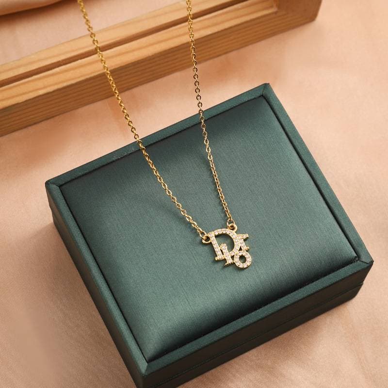 Collier New Light Luxury Full Diamond Micro Incrusted Zircon Luxury Super Immortal Charm Necklace Copper Electroplate True Gold Pendentif