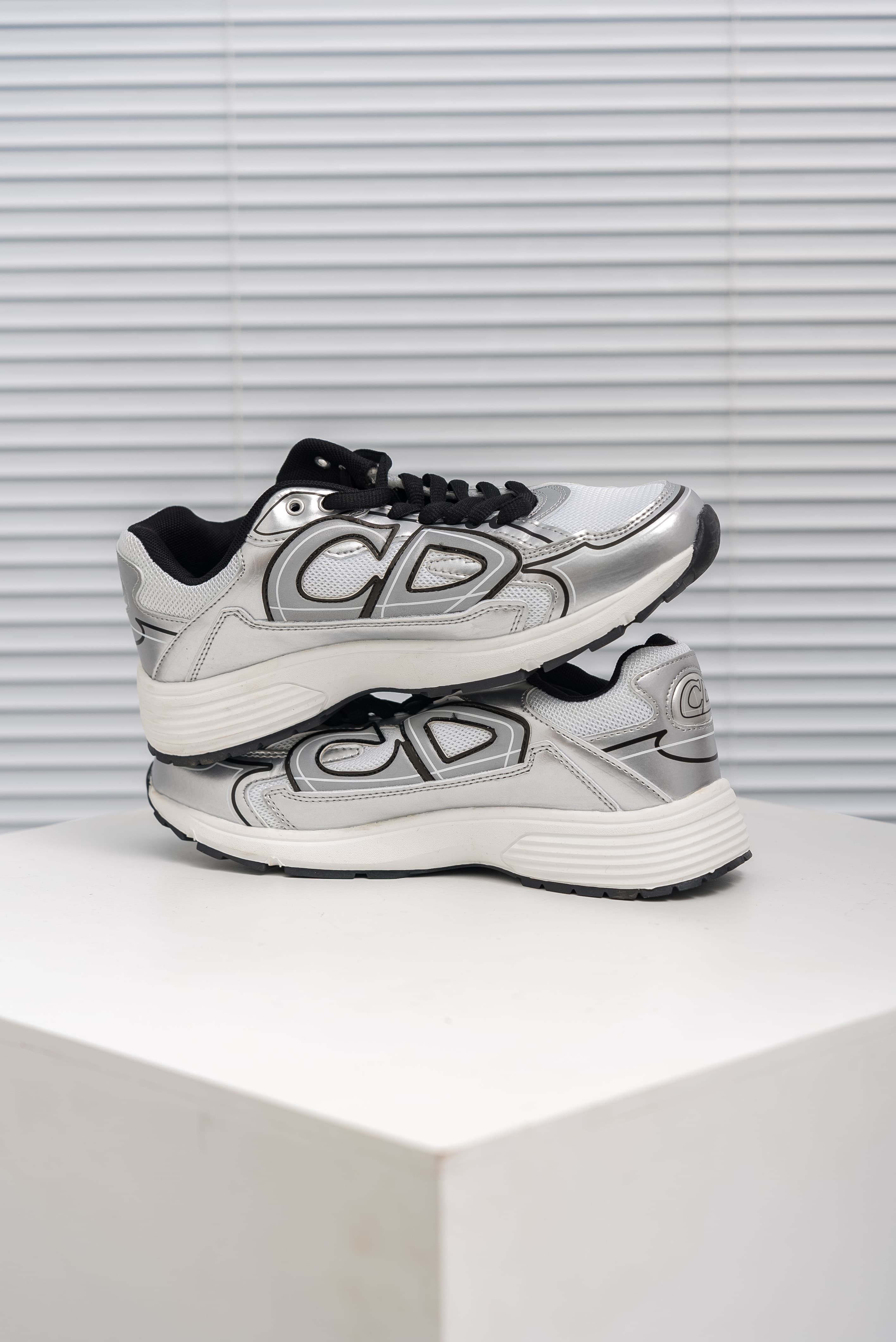 2026 CD B30 Chaussures de course unisexes tendance, légères, respirantes, confortables et décontractées, antidérapantes, idéales pour la marche