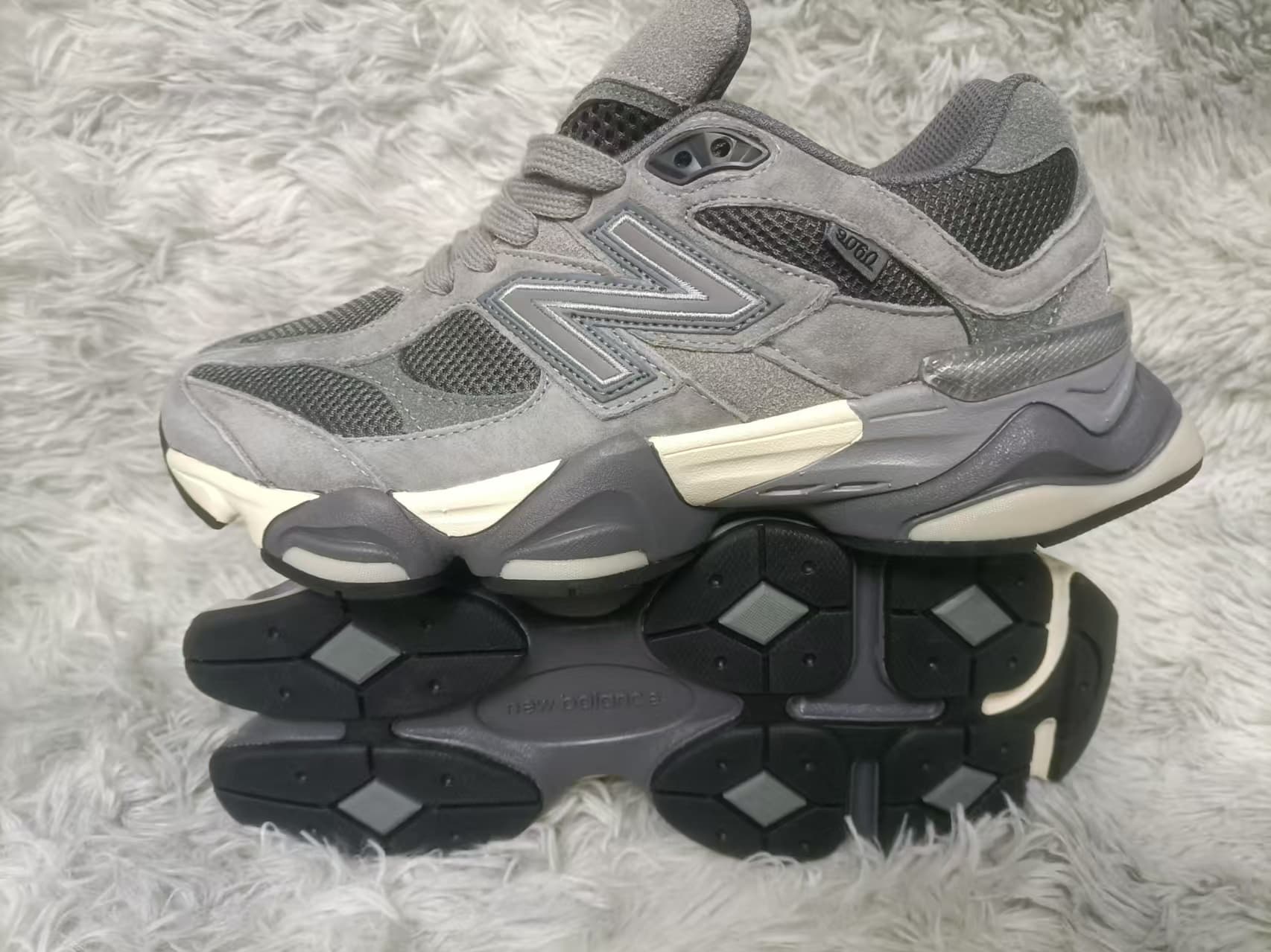 Baskets unisexes NewBalance NB9060 pour couples, style rétro décontracté, pour la course lente, style « papa ».