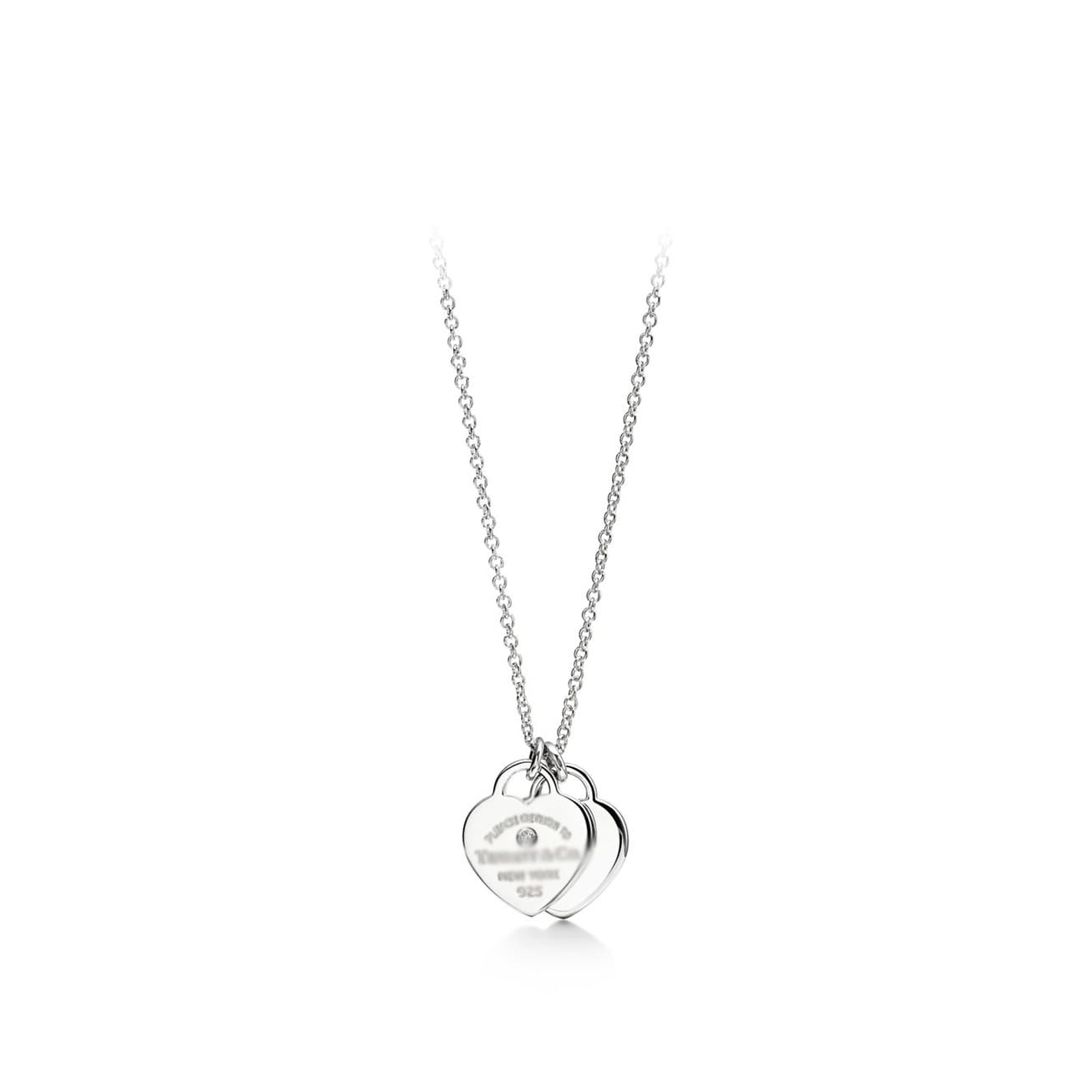 Pendentif double cœur classique de la marque T pour femme, collier en émail rouge, vert et rose, léger et simple.
