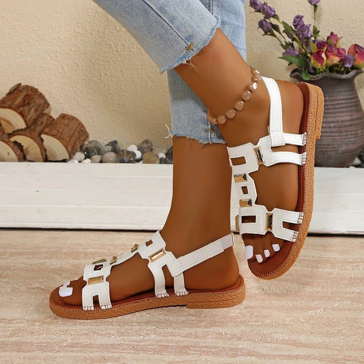 Cross-border European American Large-size Buckle Flat Hollow Women, Fashionable And Versatile, Solid Color Beach Sandals