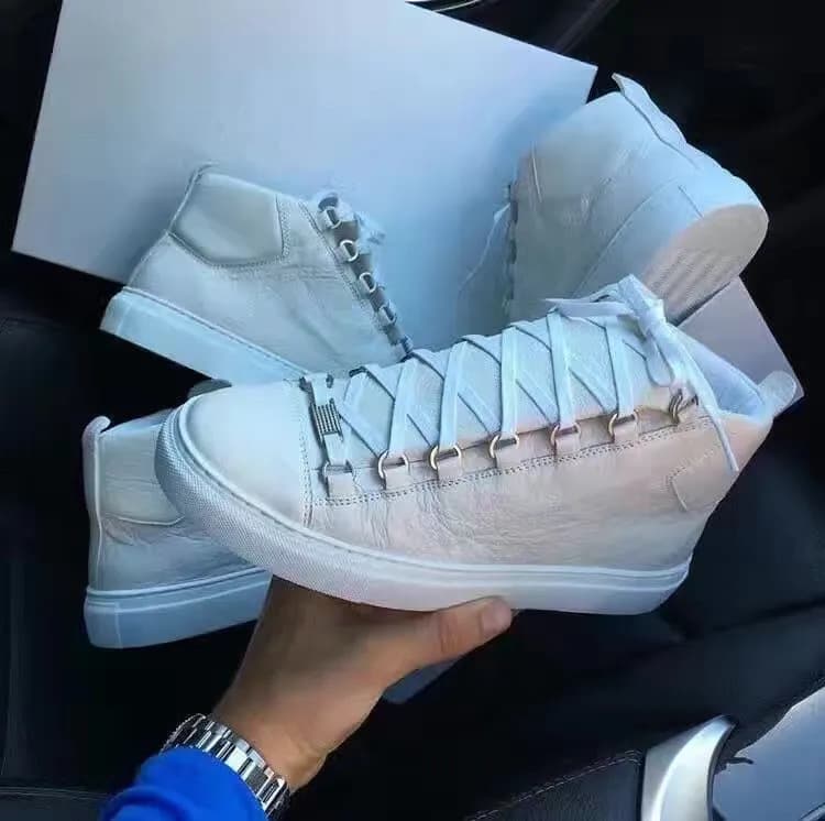 En stock 2026 Chaussures de marque à succès pour hommes et femmes, semelles épaisses rehaussantes, polyvalentes, décontractées et tendance